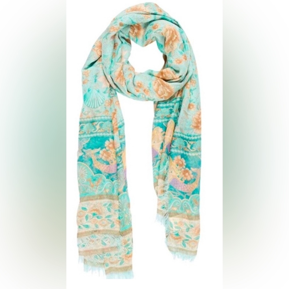 Seashell scarf